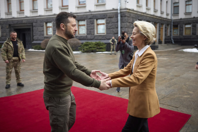 Tempo európskych sankcií sa podľa Zelenského spomalilo, Leyenovú žiada o 10. balík (video+foto)