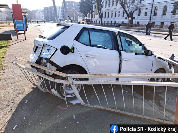 Polícia hľadá svedkov tragickej nehody v Košiciach, pri ktorej zahynuli tri osoby (video+foto)