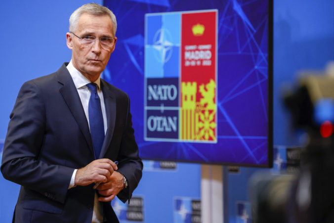 Šéf NATO chce ešte viac zbraní pre Ukrajinu, vyjadril sa aj k moderným bojovým lietadlám