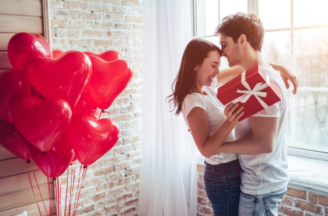 Valentín v roku 2023: sviatok lásky oslávi 77 % ľudí, hitom bude večera alebo sladkosť