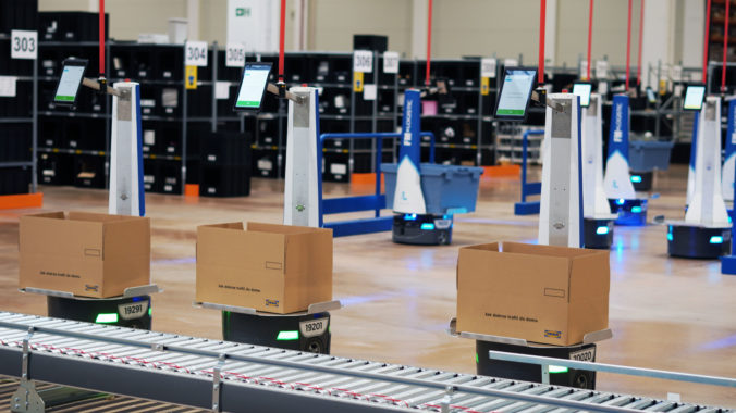 Spoločnosť FM Logistic nasadila roboty pre logistické služby v oblasti e-commerce IKEA v Poľsku