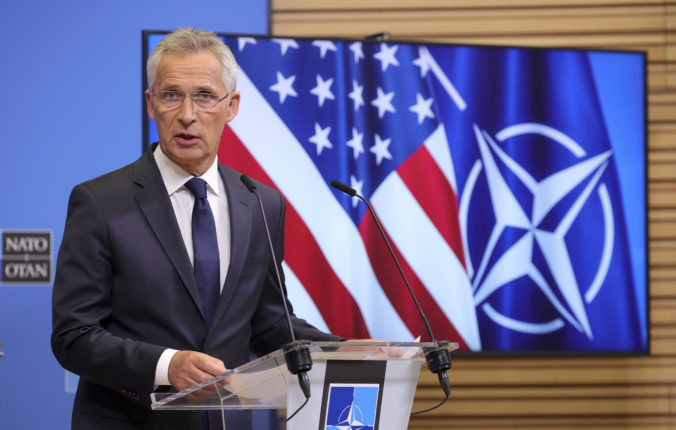 NATO vidí náznaky možnej čínskej pomoci Rusku, vyzýva na zastavenie porušovania medzinárodného práva