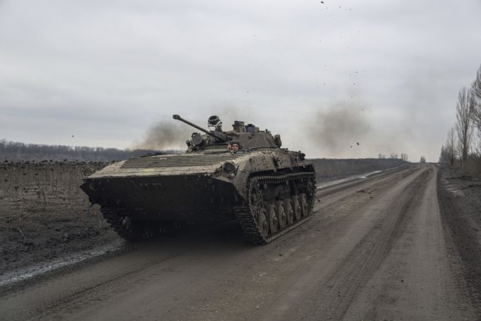 Bahnité podmienky môžu pri Bachmute pomôcť Ukrajincom a naopak uškodiť Rusom