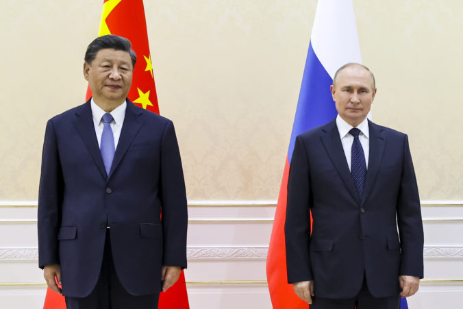 Čína prirovnala možné dodávky zbraní Rusku k americkej podpore Taiwanu. Absurdné, hovorí čínsky minister