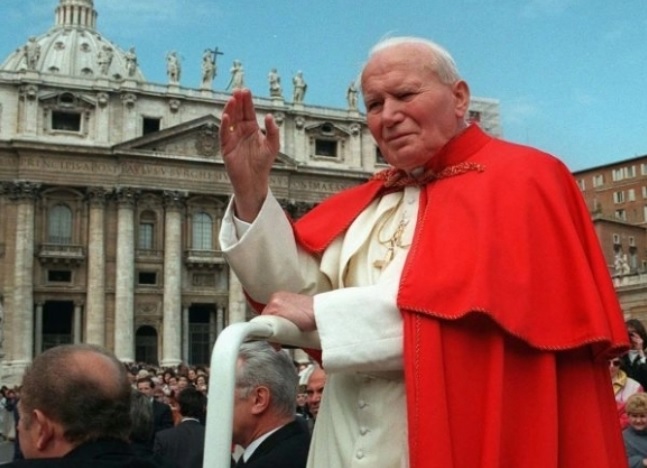 Ján Pavol II. vraj vedel o zneužívaní detí kňazmi a snažil sa to utajiť, zistila reportáž poľskej televízie
