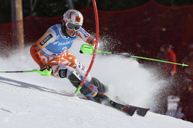 Vlhová je po prvom kole slalomu v Aare dvanásta, pre chybu stráca na vedúcu Shiffrinovú viac ako dve sekundy (video)