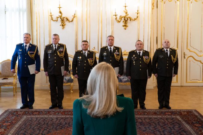 Prezidentka Čaputová povýšila šesť príslušníkov armády, preukázali odvahu aj odborné schopnosti (foto)
