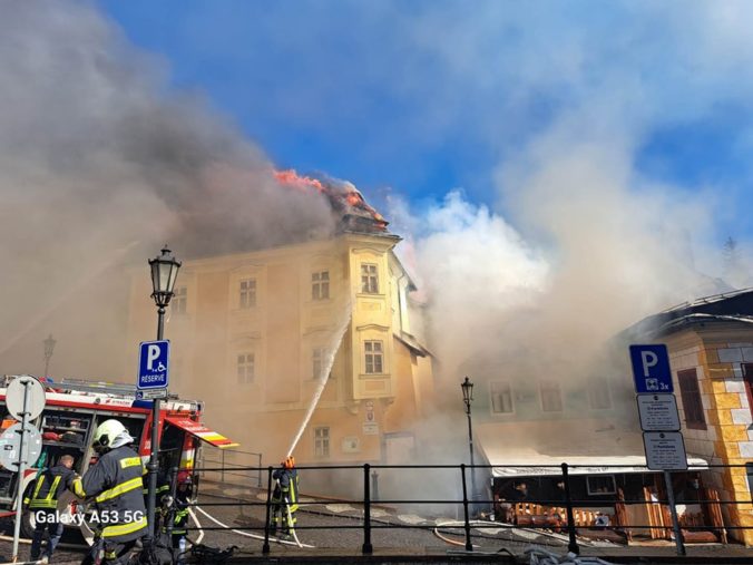 Heger zvolá pre požiar v Banskej Štiavnici mimoriadne zasadnutie vlády, najhoršie dopadla budova Berggerichtu