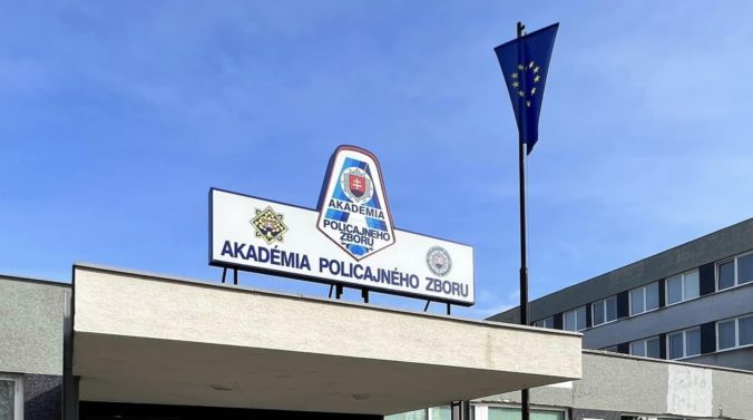 Účastník útoku na Daniela Tupého nepôsobí na policajnej akadémii, pracoval však aj v štátnej inštitúcii