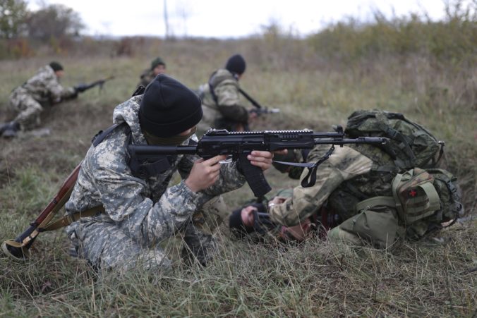 Rusi prišli na Ukrajine o ďalšie stovky vojakov, hlási ukrajinský generálny štáb