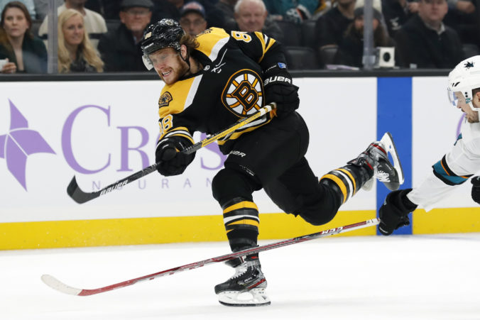 Tím Boston Bruins vytvoril v NHL nový rekord a môže pridať ďalší, Pastrňák má šancu prekonať Jágra
