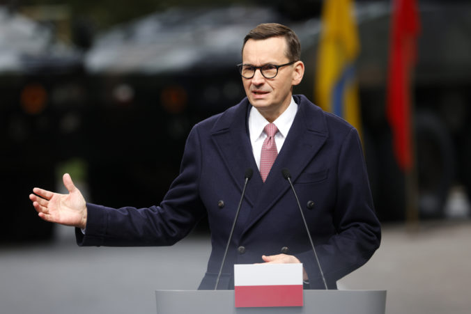 Čína by podľa poľského premiéra mohla napadnúť Taiwan, ak by Ukrajina prehrala vojnu