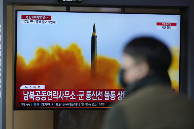 Severná Kórea odpálila medzikontinentálnu balistickú strelu, preletela tisíc kilometrov