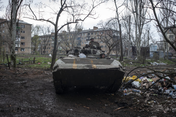 Rusko zrejme presunulo k Bachmutu časť vojakov z okolia mesta Doneck