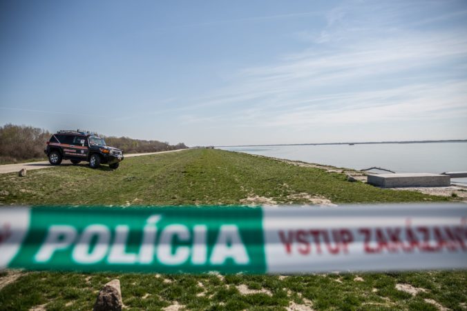 Pri Dunaji sa našlo telo neznámeho muža, na mieste je polícia