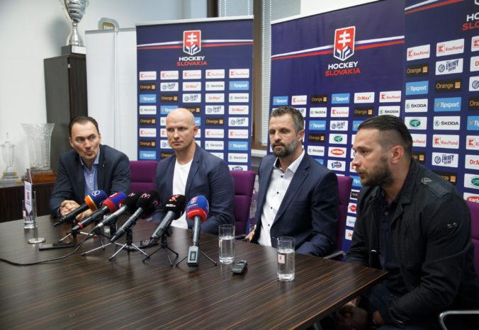 Slovenské hokejové kluby nenašli konsenzus so SZĽH a v extralige chcú pokračovať pod vedením PHL