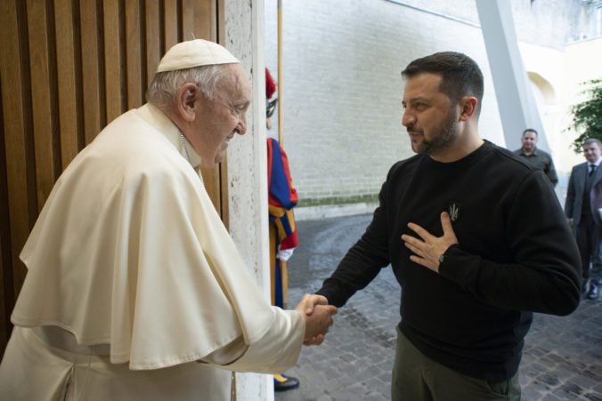 Pápež sa vo Vatikáne stretol so Zelenským, hovorili o politickej situácii na Ukrajine