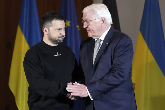 Zelenskyj pricestoval do Berlína rokovať s lídrami o ďalšej pomoci Ukrajine