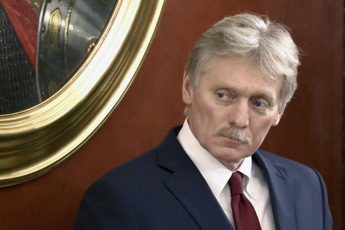 Rusov znepokojuje balík britskej vojenskej pomoci, Ukrajine to podľa Peskova skomplikuje situáciu