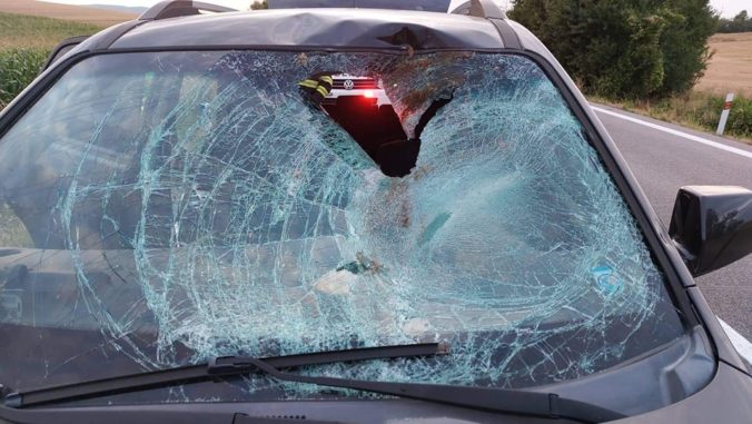 Pri zrážke dvoch áut v Tatrách sa ťažko zranilo šesť ľudí