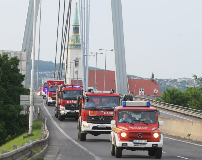 Slovensko poslalo do Talianska hasičov aj techniku na pomoc s povodňami, zareagovalo medzi prvými (foto)