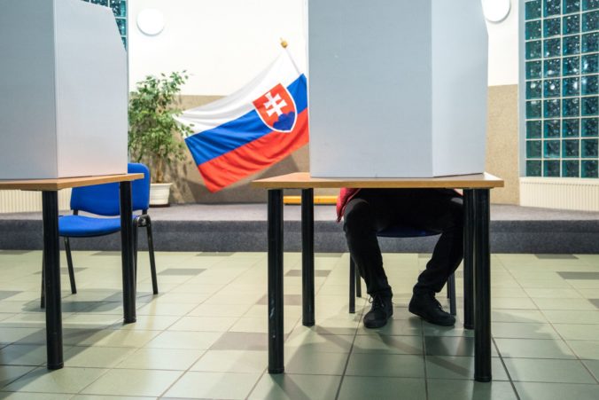 Slovák si mal v Rusku prevziať peniaze pre Smer-SD na manipulovanie volieb. Čo na to SIS?