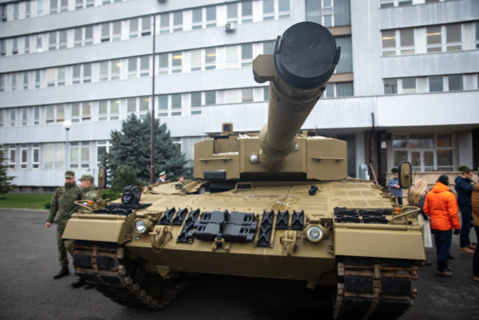 Ozbrojené sily si prevzali tretí tank Leopard 2A4, zvyšné prídu neskôr