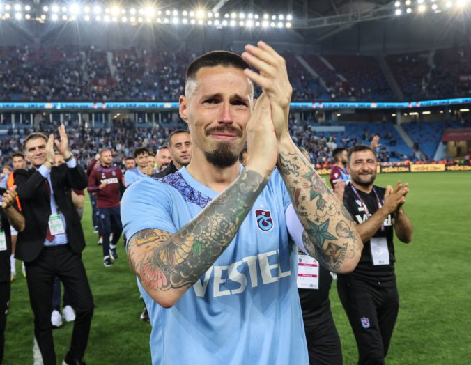 Hamšík sa rozlúčil s Trabzonsporom gólom, po zápase neudržal slzy (video+foto)
