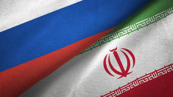 Irán pomáha Rusku pri výstavbe závodu na drony, dodávky zbraní prúdia cez Kaspické more