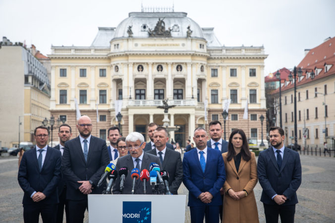 Strana Modrí má za poradcov dvoch exministrov z čias Dzurindovej vlády