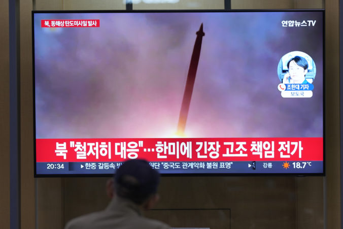 KĽDR po neúspešnom pokuse so špionážnym satelitom odpálila dve balistické rakety 