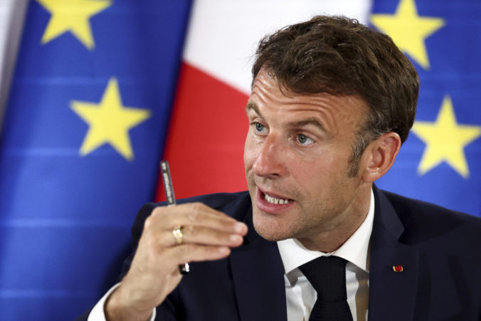 Macron vyzval na väčšiu nezávislosť Európy v protivzdušnej obrane, nemali by sme sa tak spoliehať na USA