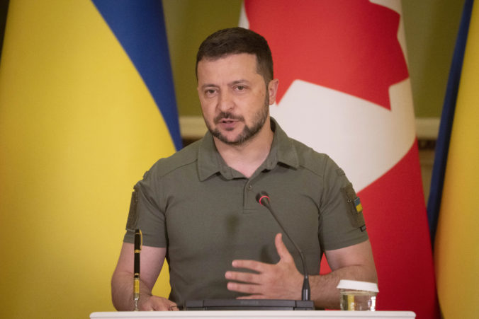 Ukrajina postupuje na všetkých frontoch ofenzívy, oznámil prezident Zelenskyj (video)