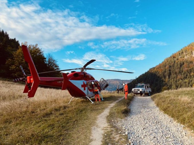 Maloletý chlapec utrpel vážne poranenie hlavy, na miesto bol privolaný záchranársky vrtuľník