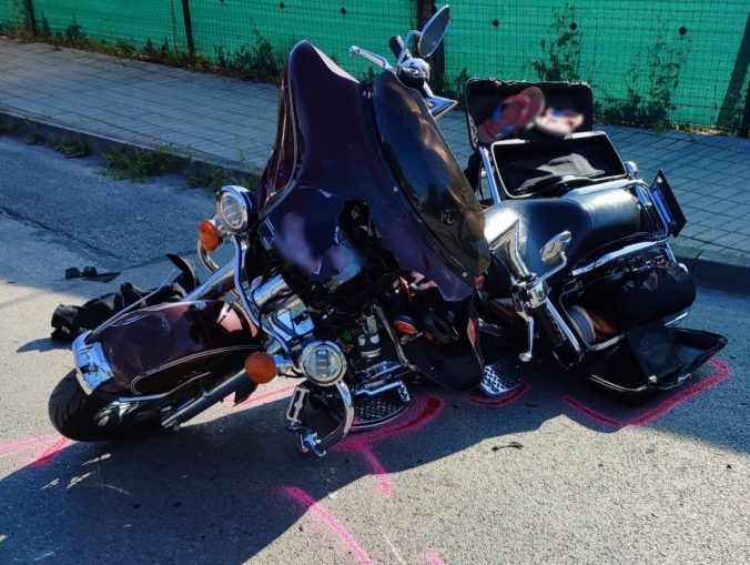 Dopravná nehoda v obci Likavka si vyžiadala život 59-ročného motorkára (foto)