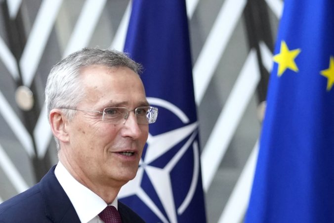 Zelenskyj telefonoval so Stoltenbergom, šéf NATO označil rozhovor ako „veľmi dobrý“