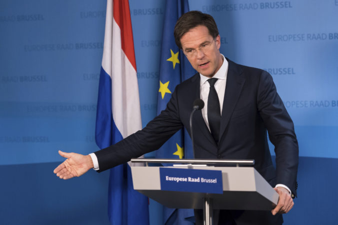 Holandská vláda sa rozpadla pre spory v oblasti migračnej politiky, premiér Mark Rutte rezignoval