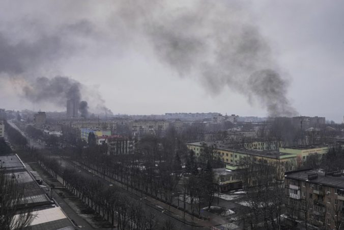 Výbuchy v okupovaných mestách na Ukrajine, ruská protivzdušná obrana je stále aktívna (foto)