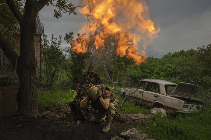 Ruské sily sa presúvajú do Bachmutu, Ukrajina čelí ťažkým podmienkam