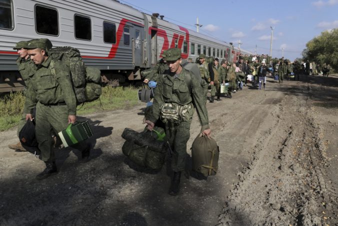 V Poľsku odhalili ruských agentov, mali plánovať sabotáž vlakov so zbraňami a humanitárnou pomocou