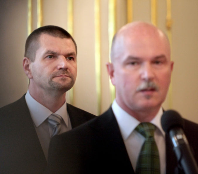 Exminister Štefanov je z väzenia na slobode, bol odsúdený v kauze nástenkový tender