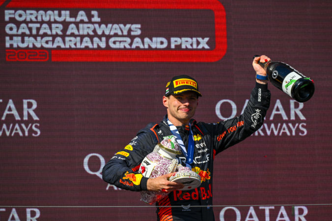 Verstappen na Veľkej cene Maďarska triumfoval siedmykrát za sebou a útočí na Vettelov rekord (video+foto)