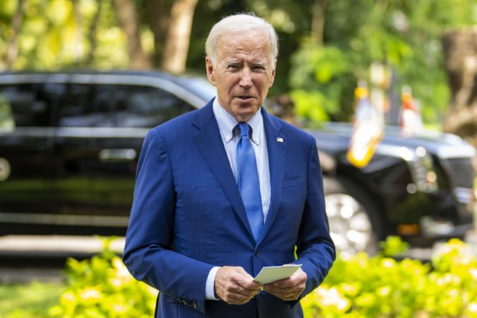 Biden schválil ďalší balík vojenskej pomoci Ukrajine za stovky miliónov dolárov, bude obsahovať aj Patriot a Stinger