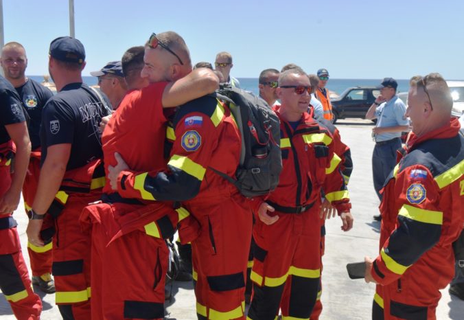 Tím 30 slovenských hasičov sa vrátil domov, na ostrove Rodos pomáhali s hasením požiarov deväť dní