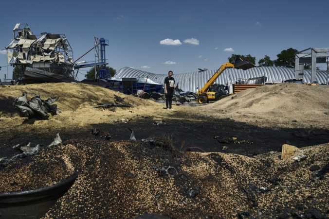 Ruské útoky zničili behom deviatich dní 180-tisíc ton obilnín, tvrdí ukrajinské ministerstvo zahraničia