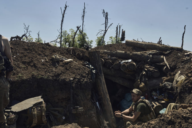 Ukrajinci upevňujú svoje postavenie, vytlačili „zakorenené“ ruské sily z pozícií južne od Andrijivky