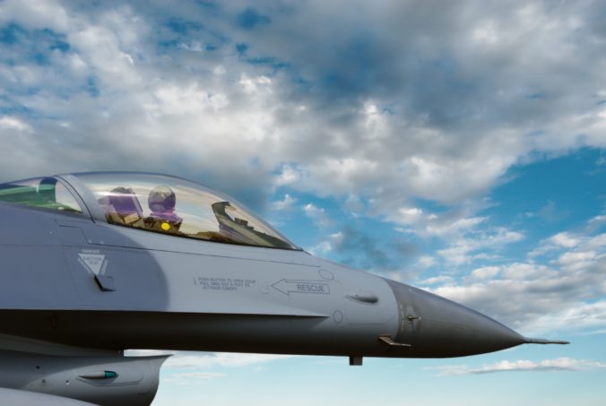 Správy o výcviku pilotov stíhačiek F-16 zrejme Rusov nepotešia