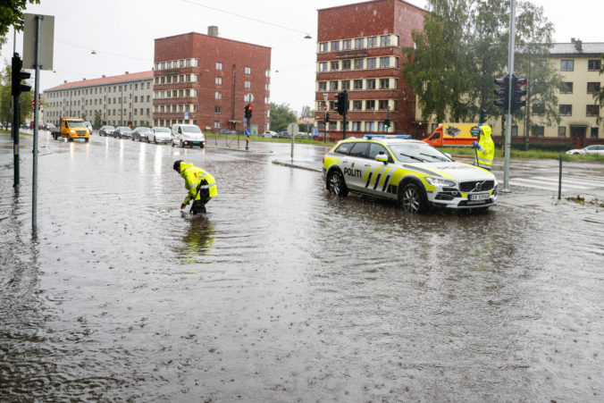 V regióne Baltského mora zúri extrémne počasie, vyžiadalo si už najmenej jednu obeť
