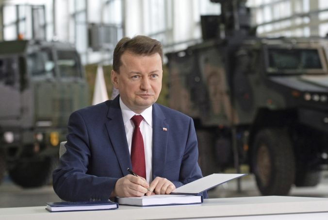 Zvýšený počet vojakov na hranici Poľska s Bieloruskom má podľa Błaszczaka „potenciál odstrašovania“