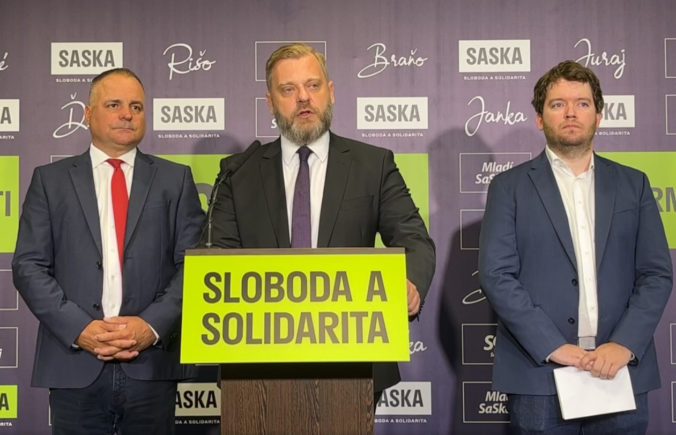 SaS odsúdila vyjadrenia Szijjártóa o zadržaní Gašpara, Orbánov režim sa vraj snaží ovplyvňovať voľby (video)